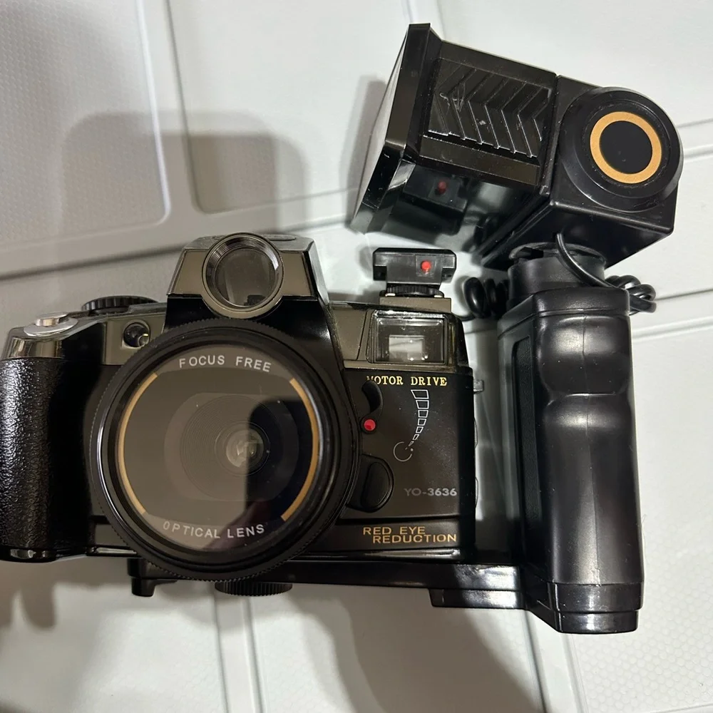 Vintage Canon Motor Drive Red Eye Reduction Black Camera with flash